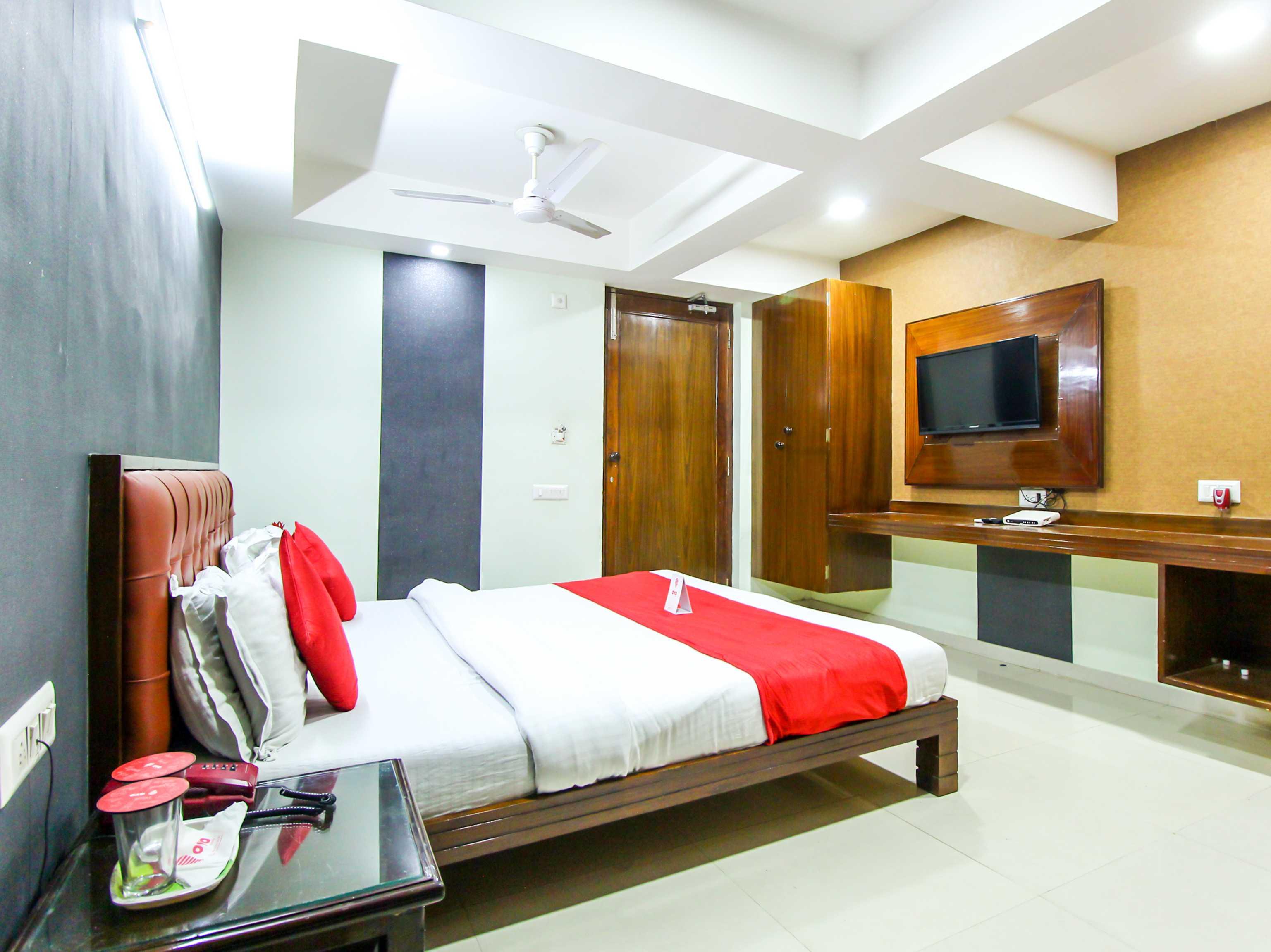 Hotel Seven Ahmedabad Exterior photo