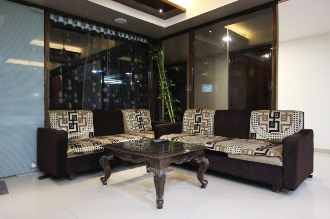Hotel Seven Ahmedabad Exterior photo